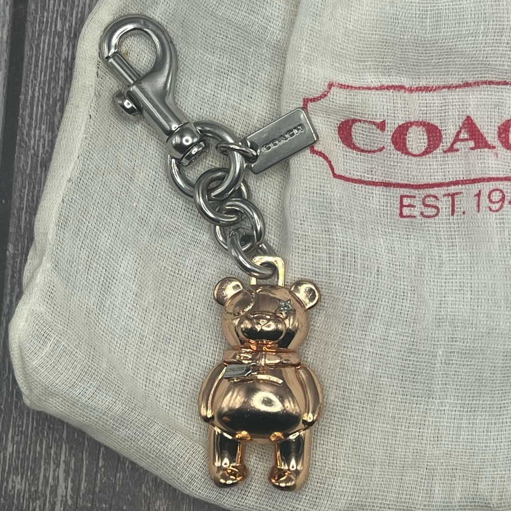 SOLD❤️ 🧸NEW COACH 3D Teddy Bear Bag Charm Key Chain Rose Gold Silver w/ Dust Bag - Picture 2 of 13